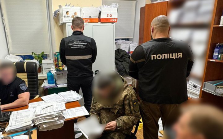 До суду передали справу про привласнення пального офіцерами військової частини на Чернігівщині