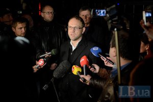 Власенко: суд не согласится смягчить Тимошенко условия содержания
