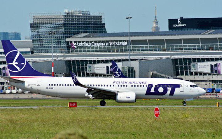 CNN: Аеропорт Варшави закрито через повідомлення про дрони над Польщею