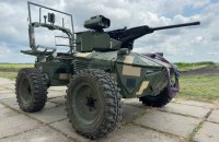 Українські військові випробовують на передовій безпілотного робота Ironclad
