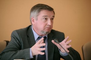 Юрчишин: влада почала послаблювати гривню