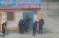 В казахском Актобе неизвестные напали на два оружейных магазина и воинскую часть