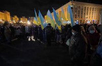 У роковини силового розгону мітингу студентів "Беркутом" Кличко і Сенцов взяли участь "Діалогах про гідність" на Майдані