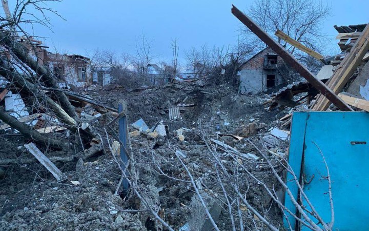 На Донеччині, Херсонщині, Хмельниччині тривають аварійно-рятувальні роботи після атак Росії, майже пів сотні потерпілих