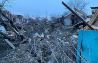 На Донеччині, Херсонщині, Хмельниччині тривають аварійно-рятувальні роботи після атак Росії, майже пів сотні потерпілих