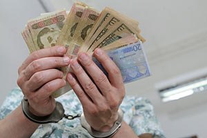 На Київщині податківця затримали за хабарництво