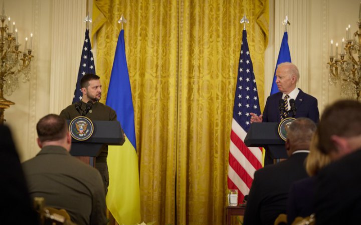 Байден пояснив, чому Україні не дали всю необхідну для відбиття атак Росії зброю