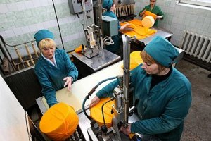 "Гадячсыр" сократил производство сыра из-за России, но не закрылся