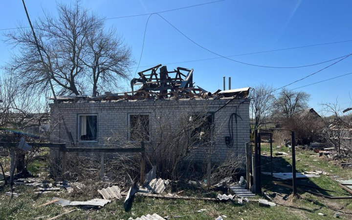 Наслідки обстрілів Донеччини: зруйновані будинки, адмінбудівлі та ЛЕП