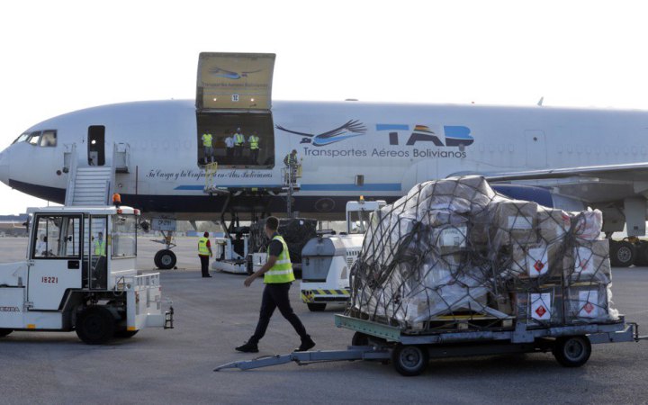 Куба попереджає авіаперевізників про дефіцит пального після погроз Трампа щодо мит