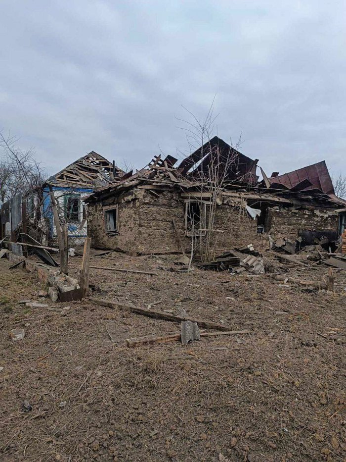 Зруйнований будинок по сусідству з тим, де мешкала Валентина з дітьми