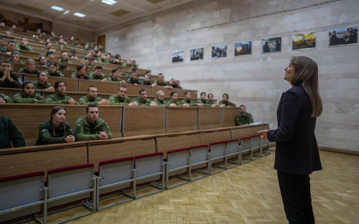 Спеціалісти зі США навчатимуть курсантів військових вишів України