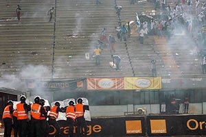 Гвінейські фани ледь не зірвали півфінал Кубка Африки