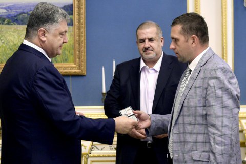 Порошенко призначив постійного представника президента в Криму