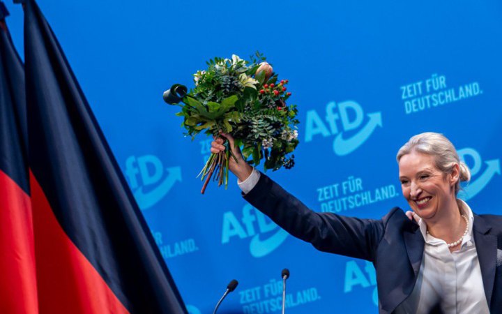 Прокурори ЄС розслідують можливе нецільове використання коштів ультраправою групою Європарламенту