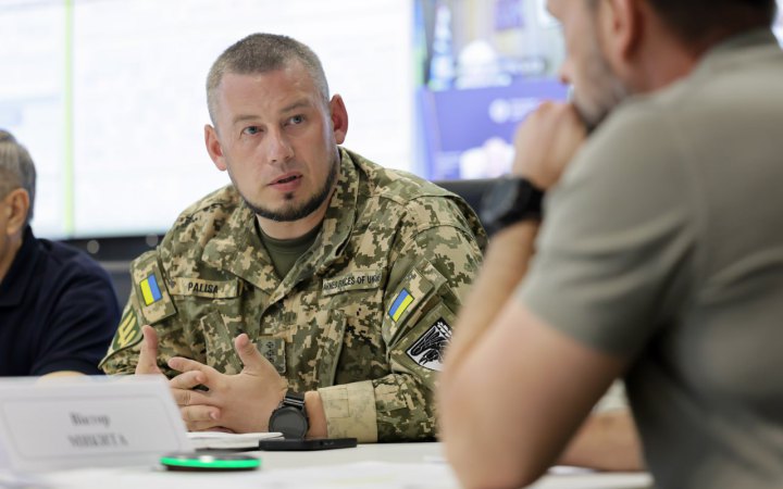 Офіс президента обговорив з головами ОДА підтримку військових, які підписали контракт “18–24”