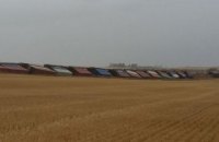 Два вантажні потяги вітер здув з рейок у Канаді