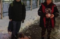 У Києві школярів не пустили до укриття під час тривоги, бо вони були з собакою