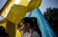 ​За кордоном через війну перебуває 5,6 мільйона українців, - НБУ