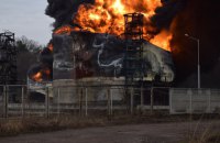 Пожежу на нафтобазі у Рівненській області погасили (оновлено)