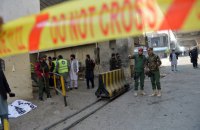 У Пакистані терористи-смертники атакували штаб прикордонної служби, вбивши військових