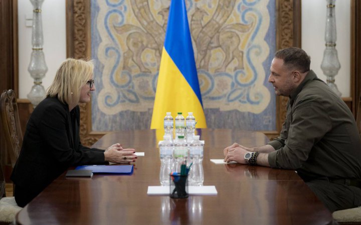 ​Єрмак і тимчасова повірена у справах США Девіс обговорили останні обстріли РФ і боротьбу з корупцією