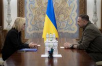 ​Єрмак і тимчасова повірена у справах США Девіс обговорили останні обстріли РФ і боротьбу з корупцією