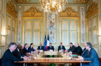 Головне за четвер, 17 квітня: авіаудар по Куп’янську, понад 110 боєзіткнень, перемовини в Парижі