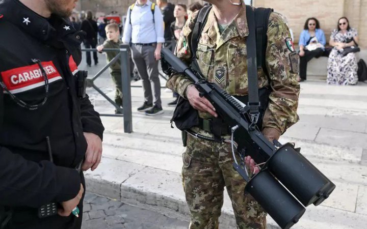 Безпеку під час похорону Папи Франциска забезпечуватимуть дрони, винищувачі та есмінець