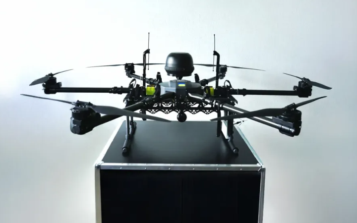 Парк безпілотників ЗСУ поповнив важкий бомбер «Білий вовк»