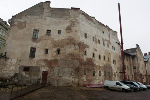 Во дворе музея "Тюрьма на Лонцкого" во Львове обнаружили массовые захоронения жертв репрессий