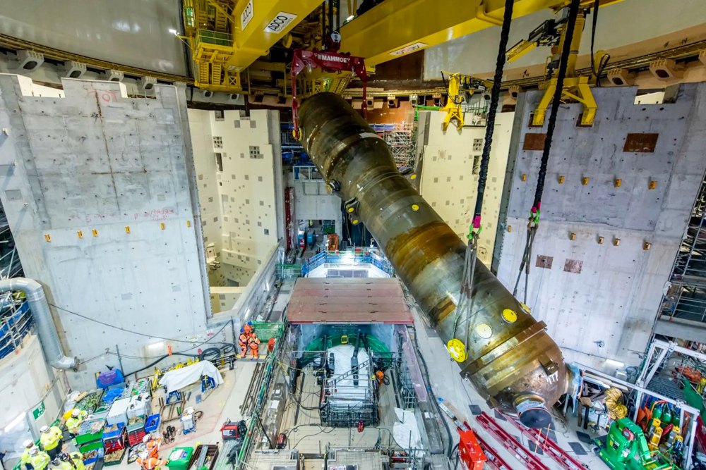 На АЕС Hinkley Point C встановлено перший парогенератор для енергоблока №1 у 2025 .