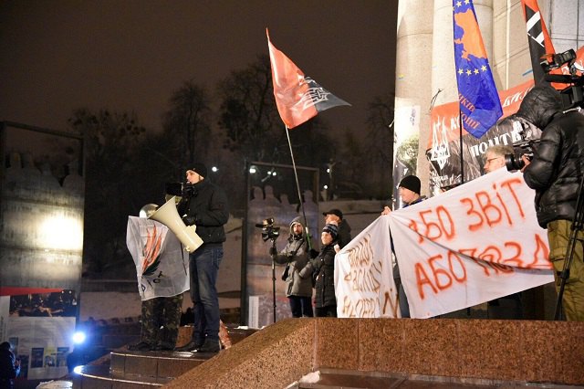 В Киеве полицейские задержали молодых людей, кидающихся снежками — Серьезная угроза В Киеве полицейские задержали молодых людей, кидающихся снежками — Серьезная угроза