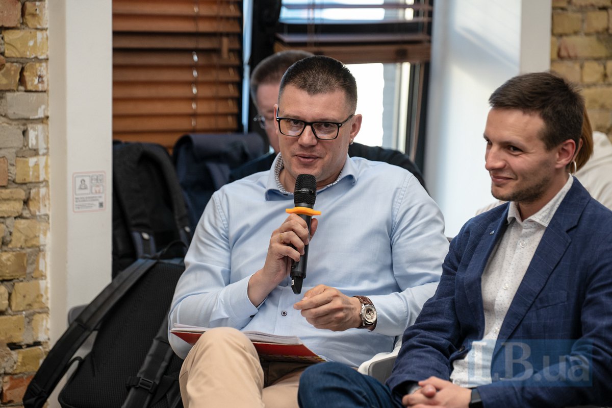 Максим Яковлєв, співдиректор програми з російських студій, завідувач кафедри міжнародних відносин, Національний університет «Києво-Могилянська академія» і Антон Суслов (праворуч), співдиректор програми з російських студій, старший викладач кафедри 