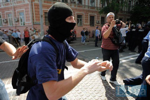 Киевсовет запретил общественным формированиям носить балаклавы