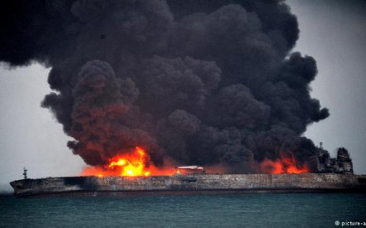 Bloomberg: Поблизу Лівії вибухнув танкер, який напередодні заходив у російські порти