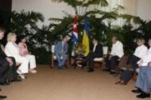 Кучма передал Кастро орден от Януковича