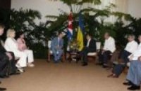 Кучма передал Кастро орден от Януковича