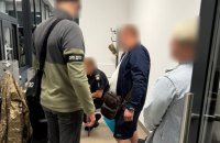 На кордоні затримали дві "пари". Один з чоловіків їхав із двома дружинами: колишньою і теперішньою