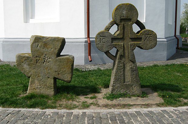 Казацкие кресты на погосте Ильинской церкви в Чигирине