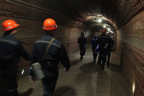 На шахті в Кіровоградській області через збій роботи підйомника постраждали шестеро гірників