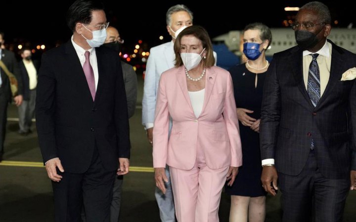 Китай викликав посла США на знак протесту проти візиту Пелосі на Тайвань