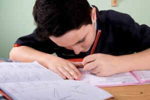 ​Младшеклассникам Великобритании отменили домашние задания 