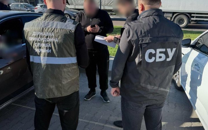 На Львівщині викрили схему з контрабанди авто під виглядом “гуманітарки”