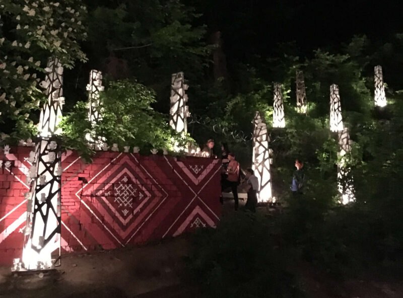 Інсталяція 'Сад теплих дітей<b>'</b> 