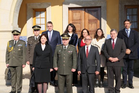 Португалия выделила Украине 200 тыс. евро на нелетальное вооружение