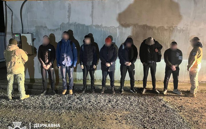 Українські прикордонники ліквідували незаконний канал переправлення чоловіків до ЄС