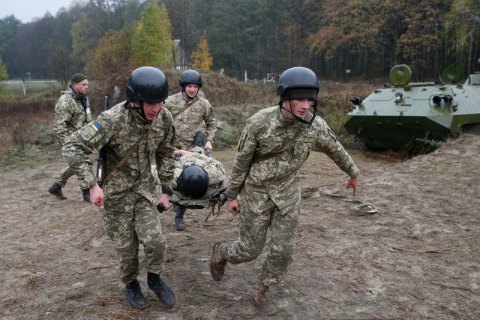 Украинский военный получил осколочное ранение на Донбассе