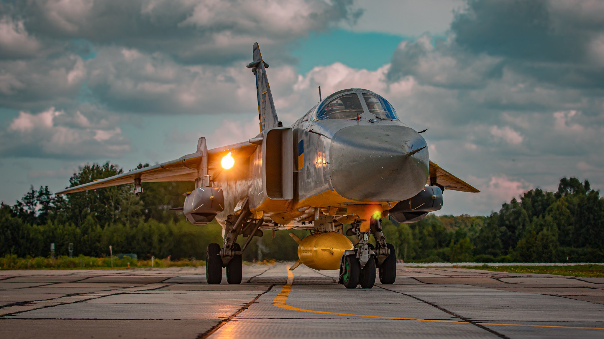 Су-24 ПС ЗСУ з двома ракетами Storm Shadow