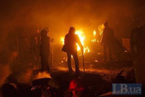На вулиці Грушевського міліція почала стріляти в демонстрантів